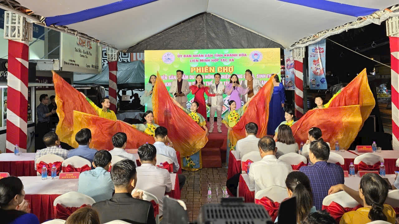 z7207258623315_2986dd06ec4c9d94f8d3a3e1ad8e752d.jpg (296 KB)