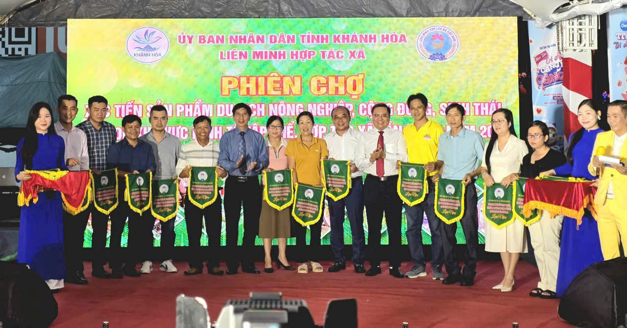 z7207258623554_70da0e3a59929164e7fdc6243aac67e6.jpg (274 KB)