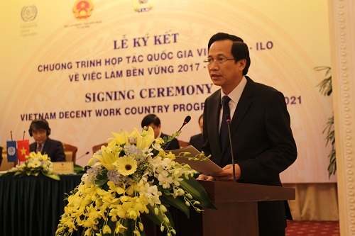 Ông Đào Ngọc Dung, Bộ trưởng bộ lao động thương binh xã hội phát biểu tại buổi lễ